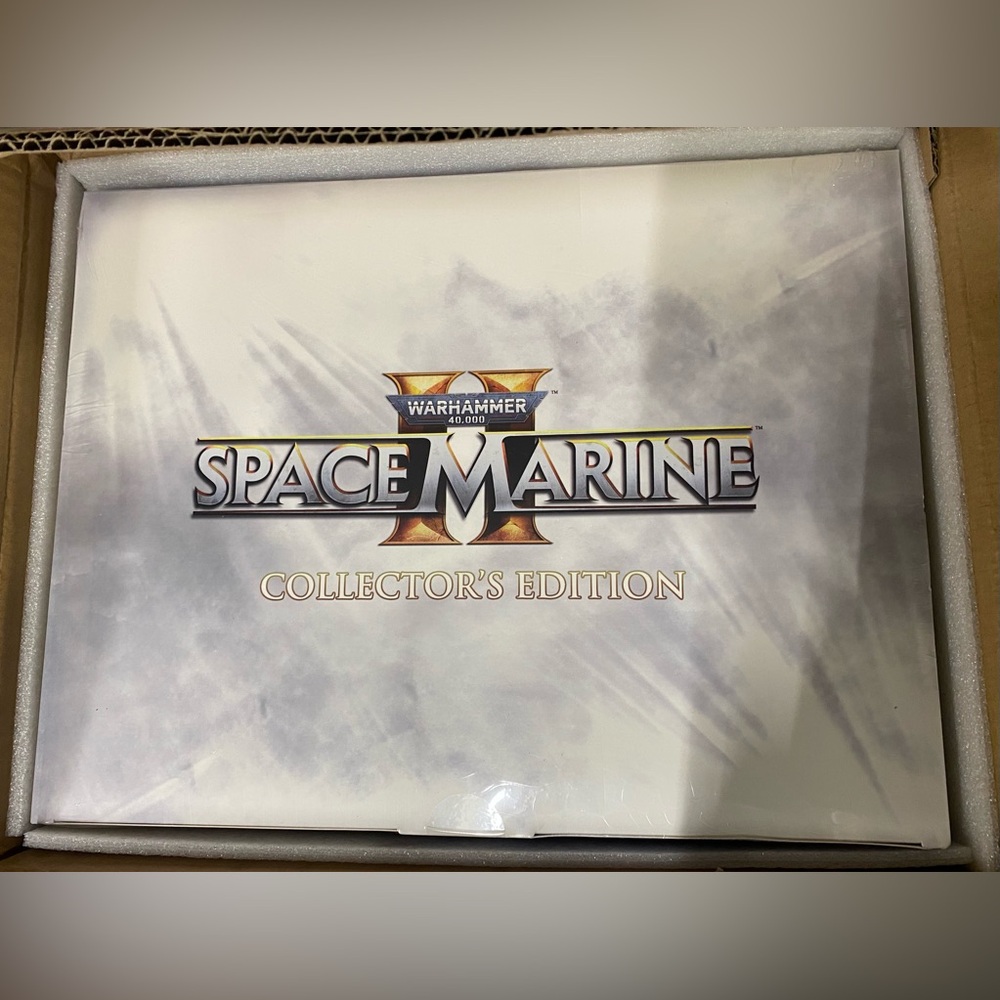 Brand new Warhammer 4000 space marine collector's edition